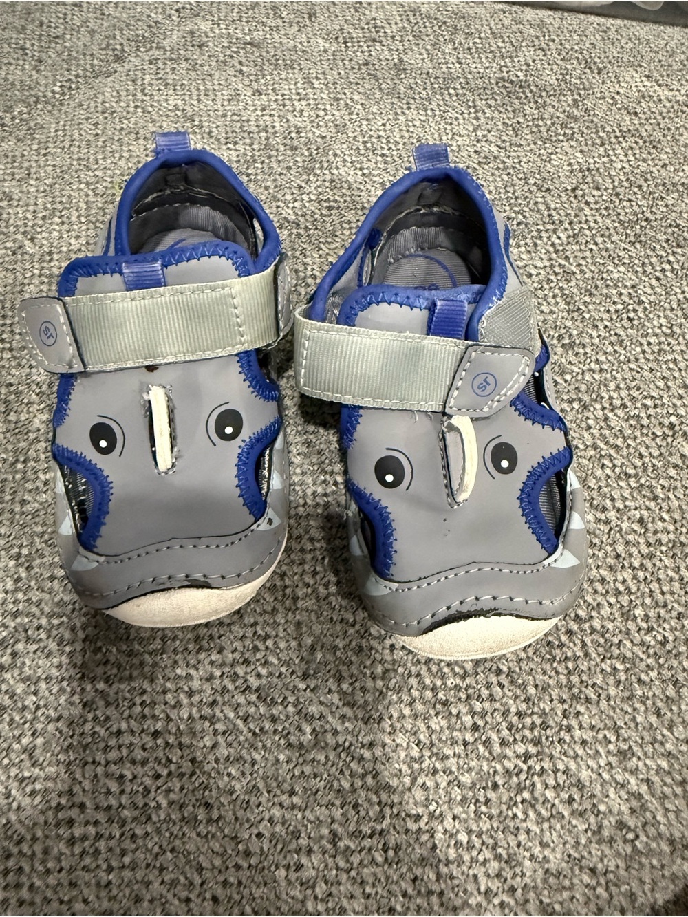 Stride Rite water shoes size toddler 5